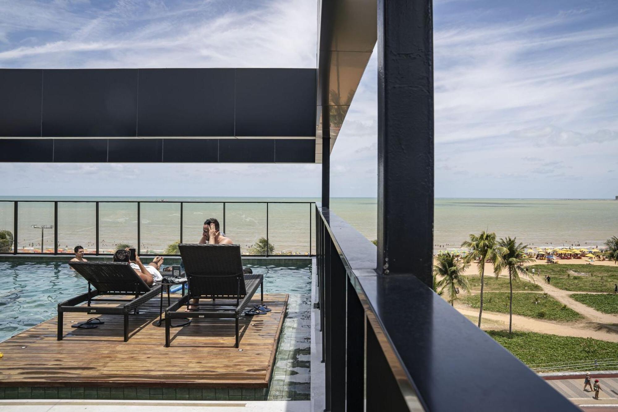 Ba'Ra Hotel Joao Pessoa Exterior photo The rooftop pool at the hotel